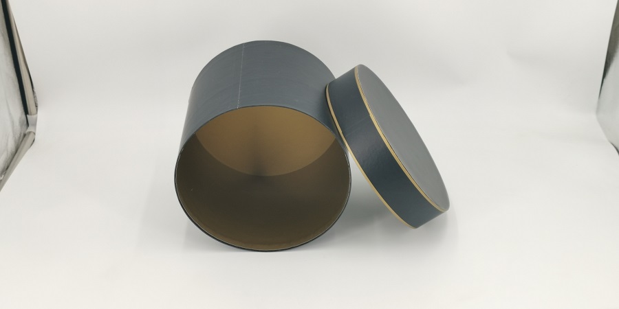 shake paper can