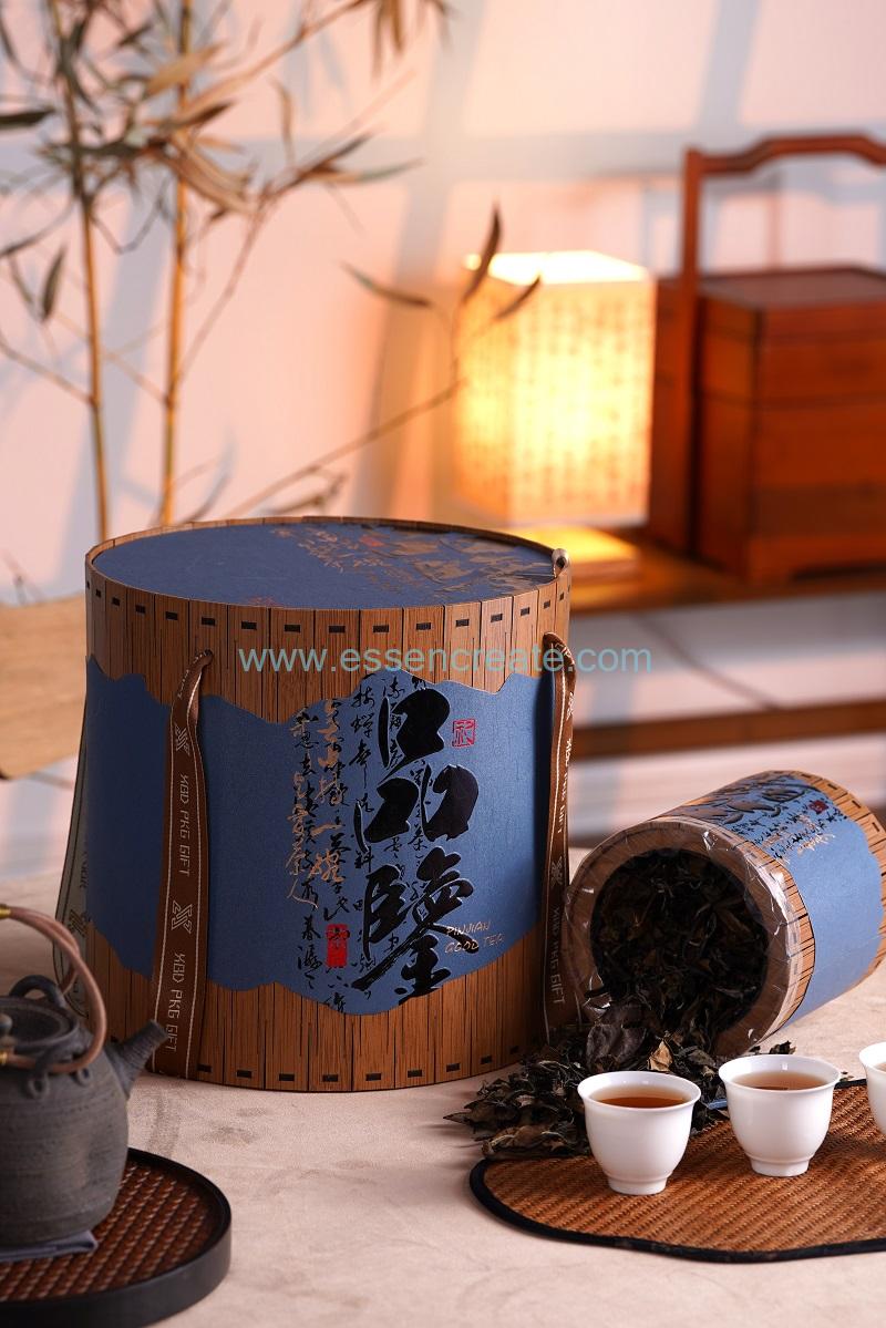 Multicolor tea canisters and pails