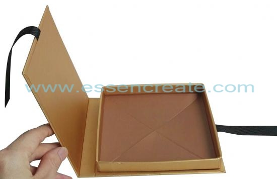 Foldable Gift Box with Ribbon Closure
