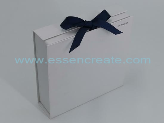 Foldable White Gift Box