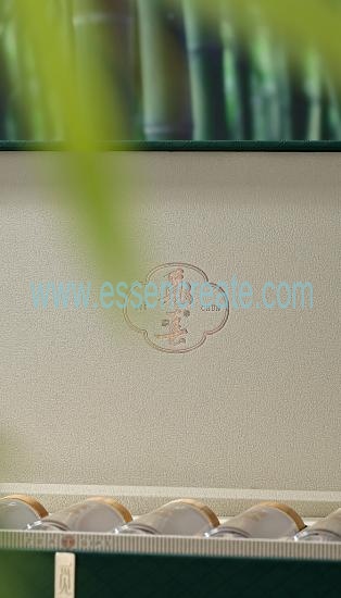 Monkey Kui Gift Box With Six Vials