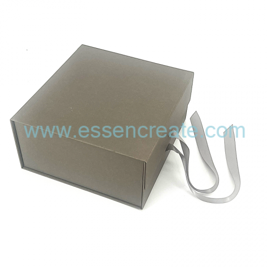 The Production Of Beautiful Clamshell Gift Box